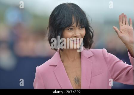 ©FRANCK CASTEL/MAXPPP - 20140003 Inaugurazione della cabine de plage de Thandiwe Newton. DEAUVILLE, FRANCIA - 04 SETTEMBRE Thandiwe Newton partecipa a una fotocall durante il 47th° Deauville American Film Festival il 06 settembre 2022 a Deauville, Francia. Foto Stock