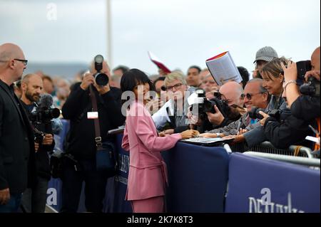 ©Agence Franck Castel/MAXPPP - 20220009 Inaugurazione della cabine de plage de Thandiwe Newton. DEAUVILLE, FRANCIA - 04 SETTEMBRE Thandiwe Newton partecipa a una fotocall durante il 47th° Deauville American Film Festival il 06 settembre 2022 a Deauville, Francia. Foto Stock