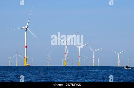 ©PHOTOPQR/OUEST FRANCE/Franck Dubray ; Saint-Nazaire ; 22/09/2022 ; Déplacement du président de la République Emmanuel Macron à Saint-Nazaire consacré aux énergies renouvelables et pour l'inauguration du Premier parc éolien en mer francais. ? (Foto Franck Dubray) Foto Stock