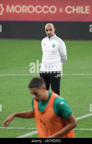 ©Manuel Blondeau/AOP Press/MAXPPP - 22/09/2022 Barcellona Hoalid Regragui capo allenatore del Marocco durante la sessione di allenamento in vista della partita di calcio amichevole della FIFA International tra Marocco e Cile allo stadio RCDE il 22 settembre 2022 a Barcellona, Spagna. Foto Stock