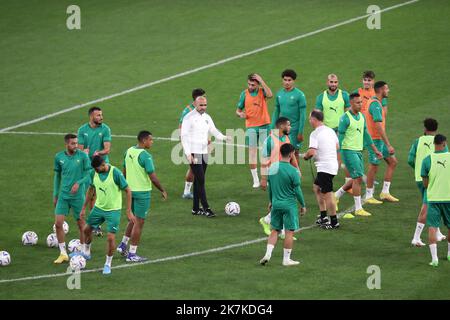 ©Manuel Blondeau/AOP Press/MAXPPP - 22/09/2022 Barcellona Hoalid Regragui capo allenatore del Marocco durante la sessione di allenamento in vista della partita di calcio amichevole della FIFA International tra Marocco e Cile allo stadio RCDE il 22 settembre 2022 a Barcellona, Spagna. Foto Stock