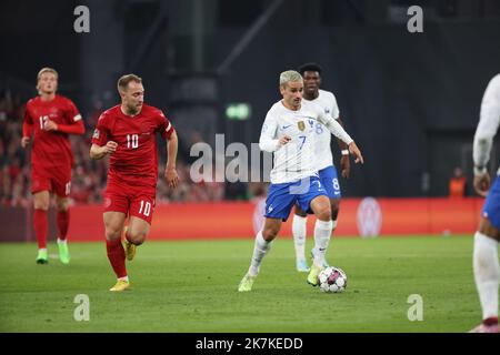 ©PHOTOPQR/LE PARISIEN/LP / ARNAUD JOURNOIS ; COPENAGHEN ; 25/09/2022 ; CALCIO , LIGUE DES NATIONS UEFA , 25/09/2022 , COPENAGHEN ( DANEMARK ) , STADE TELIA PARKEN / DANEMARK - FRANCIA / ANTOINE GRIEZMANN. FOTO LP/ARNAUD JOURNOIS UEFA Nations League partita di calcio tra Danimarca e Francia a Copenaghen il 25 settembre 2022. Foto Stock