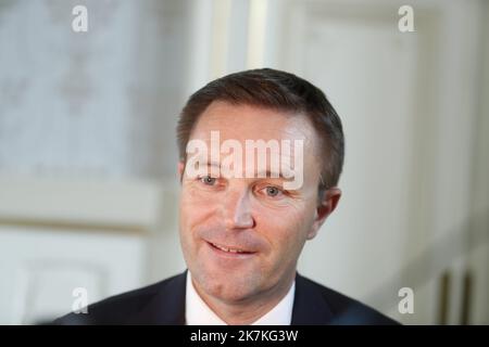 ©PHOTOPQR/LE DAUPHINE/Grégory YETCHMENIZA ; Annecy ; 30/09/2022 ; Grégory YETCHMENIZA / LE DAUPHINE LIBERE / Photopqr ANNECY (HAUTE-SAVOIE) LE 30 SEPTEMBRE Conférence de presse des Mondiaux de cyclisme 2027 2027 Haute-Savoie sepépont du 11 26 Haute dépont du Roulémont. Etaient présents au Côté de Martial Saddier, président du conseil départemental, David Lappartient, président de l'UCI (Union cycliste internationale) et Michel Callot, président de la fédération francaise de cyclisme. Foto di Notre : David Lappartient, président de l'UCI. 2027 si svolgerà a ha il campionato mondiale di ciclismo Foto Stock