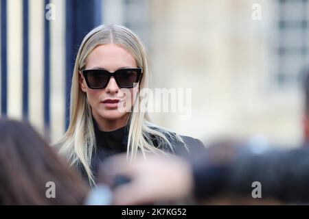 ©Pierre Teyssot/MAXPPP ; 2022 Paris Fashion Week S/S 23 guests . Parigi, Francia il 30 settembre 2022. VIP, modelli e ospiti arrivo, Poppy Delevingne Â© Pierre Teyssot / Maxppp Foto Stock