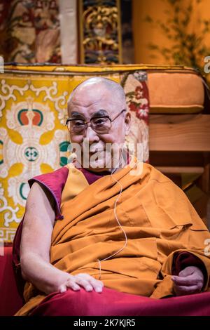 ©Olivier Donnars / le Pictorium/MAXPPP - 17/09/2016 Olivier Donnars / le Pictorium - 17/09/2016 - Francia - 17 settembre 2016 : Tenzin GYATSO, 14e Dalai lama, donne un cycle d'enseignement pour les bouddhistes de France au zenith de Strasbourg (67), Francia. 17 settembre 2016: Tenzin GYATSO, 14th Dalai lama, offre un ciclo di educazione per i buddisti francesi allo Zenith di Strasburgo (67), Francia . / 17/09/2016 - Francia - 17 settembre 2016: Tenzin GYATSO, 14th Dalai lama, offre un ciclo di educazione per i buddisti francesi allo Zenith di Strasburgo (67), Francia . Foto Stock