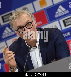 ©Mourad ALLILI/MAXPPP - 10/10/2022 il nuovo allenatore francese Laurent Blanc di Olympique Lyonnais si rivolge a una conferenza stampa presso il Groupama Stadium Training Center di Decines-Charpieu, vicino Lione, Francia orientale, il 10 ottobre 2022. Foto Stock