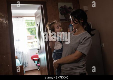 ©Chris Huby / le Pictorium/MAXPPP - Vorotan 24/09/2022 Chris Huby / le Pictorium - 24/9/2022 - armenie / syunik / Vorotan - Armenie / Village de Vorotan - Des Rifies du Haut Karabagh. / 24/9/2022 - Armenia / syunik / Vorotan - Armenia / villaggio Vorotan - rifugiati dal Nagorno-Karabakh. Foto Stock