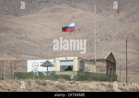 ©Chris Huby / le Pictorium/MAXPPP - 21/09/2022 Chris Huby / le Pictorium - 21/9/2022 - armenie - Armenie / sur la route entre Erevan et Goris, un poste russe. / 21/9/2022 - Armenia - Armenia / sulla strada tra Yerevan e Goris, un posto russo. Foto Stock