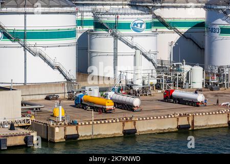 Impianto di stoccaggio del petrolio, Klaipeda, contea omonima, Lituania Foto Stock