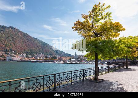 Città di Como, Italia, vista dal lungomare Foto Stock