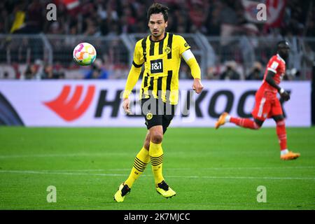 Bundesliga, Signal Iduna Park Dortmund: Borussia Dortmund vs FC Bayern Monaco; Mats Hummels Foto Stock