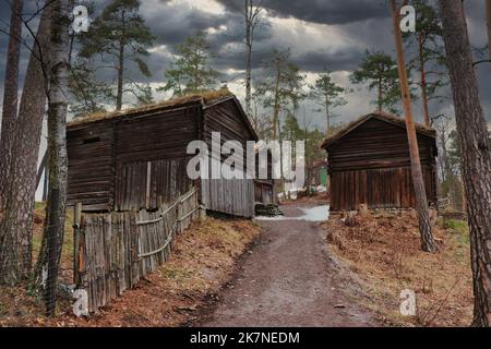 Vecchie tradizionali cabine norvegesi in legno a Oslo Foto Stock