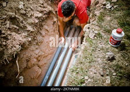 Maxent (Bretagna, Francia nordoccidentale): Diffusione di reti in fibra ottica attraverso la Bretagna nel quadro del “BTHD, Bretagne Tres Haut Deb Foto Stock