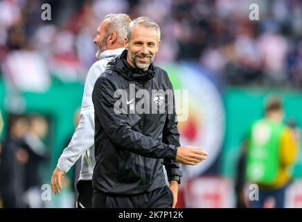 Lipsia, Germania. 18th Ott 2022. Calcio: DFB Cup, 2nd° turno, RB Leipzig - Hamburger SV alla Red Bull Arena. L'allenatore di Lipsia Marco Rose arriva allo stadio. Credit: Jan Woitas/dpa - Nutzung nur nach schriftlicher Vereinbarung mit der dpa/Alamy Live News Foto Stock