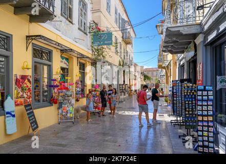 Strada nel centro storico, Nauplia (Nauplia), Peloponneso, Grecia Foto Stock