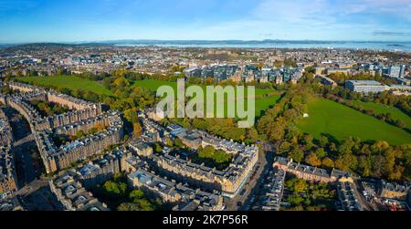 Vista aerea del quartiere di Marchmont e del parco Meadows a Edimburgo, Scozia, Regno Unito Foto Stock