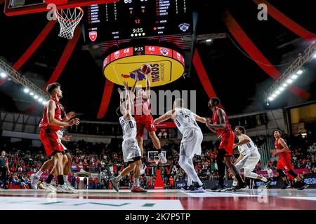 Giancarlo Ferrero #21 del Pallacanestro Varese OpenJobMetis in azione durante il LBA Lega Basket Un gioco regolare di Stagione 2022/23 tra OpenJobMetis Varese e Dolomiti energia Trentino a Enerxenia Arena, Varese. Punteggio finale: Varese 91 - 94 Trentino Foto Stock