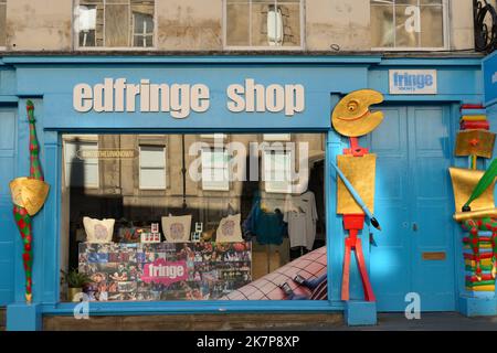 Il negozio di souvenir Edinburgh Fringe sul Royal Mile (High Street) Edinburgh, Scozia Foto Stock