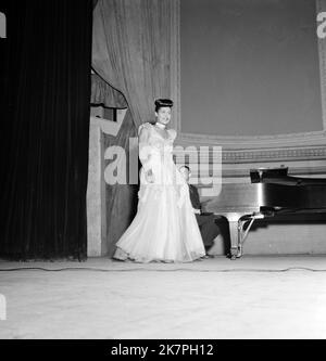 Billie Holiday (1915 – 1959) cantante jazz e swing americano. Foto Stock