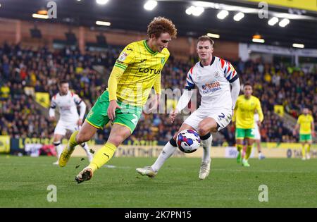 Norwich, Regno Unito. 18th Ott 2022. Josh Sargent di Norwich City in azione durante la partita del campionato Sky Bet tra Norwich City e Luton Town a Carrow Road il 18th 2022 ottobre a Norwich, Inghilterra. (Foto di Mick Kearns/phcimages.com) Credit: PHC Images/Alamy Live News Foto Stock