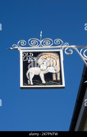 The Old Lamb Pub Sign The Street High Rodings Essex Foto Stock