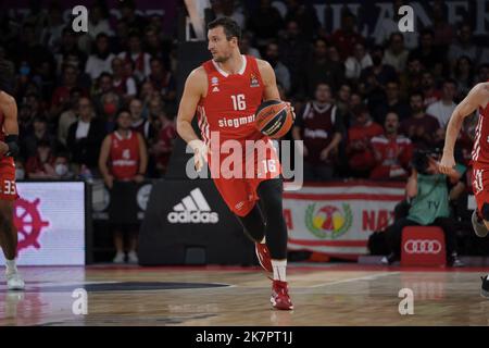 Monaco, Germania. 18th Ott 2022. Paul Zipser ( Bayern 16 ) durante il Turkish Airlines Eurolega Basketball Match tra FC Bayern Basketball e FC Barcelona Basket all'Audi Dome di Monaco di Baviera, GERMANIA. (Foto: Julia Christin Kneissl/Sports Press Photo/C - SCADENZA UN'ORA - ATTIVA FTP SOLO SE LE IMMAGINI HANNO MENO DI UN'ORA - Alamy) Credit: SPP Sport Press Photo. /Alamy Live News Foto Stock
