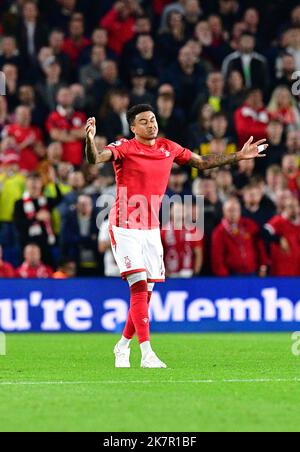 Brighton, Regno Unito. 18th Ott 2022. Jesse Lingard di Nottingham Forest mostra la sua frustrazione durante la partita della Premier League tra Brighton & Hove Albion e Nottingham Forest all'Amex il 18th 2022 ottobre a Brighton, Inghilterra. (Foto di Jeff Mood/phcimages.com) Credit: PHC Images/Alamy Live News Foto Stock