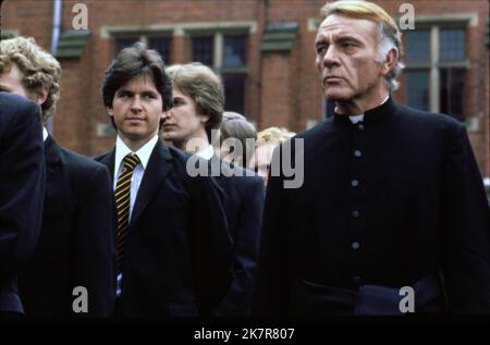 Dominic Guard & Richard Burton Film: Absolution (1978) personaggi: Benjamin 'Benjie' Stanfield, Padre Goddard regista: Anthony Page 04 December 1978 **AVVERTENZA** questa fotografia è solo per uso editoriale ed è copyright di BULLDOG e/o del fotografo assegnato dalla Film o dalla Production Company e può essere riprodotta solo da pubblicazioni in concomitanza con la promozione del film di cui sopra. È richiesto un credito obbligatorio a BULLDOG. Il fotografo deve essere accreditato anche quando è noto. Nessun uso commerciale può essere concesso senza autorizzazione scritta da parte della Film Company. Foto Stock