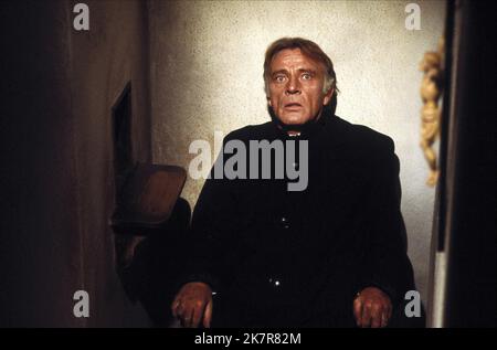 Richard Burton Film: Absolution (1975) personaggi: Padre Goddard regista: Anthony Page 04 December 1978 **AVVERTENZA** questa fotografia è solo per uso editoriale ed è copyright di BULLDOG e/o del fotografo assegnato dalla Film o dalla Production Company e può essere riprodotta solo da pubblicazioni in concomitanza con la promozione del film di cui sopra. È richiesto un credito obbligatorio a BULLDOG. Il fotografo deve essere accreditato anche quando è noto. Nessun uso commerciale può essere concesso senza autorizzazione scritta da parte della Film Company. Foto Stock