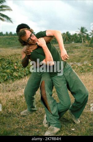 Woody Allen Film: Bananas (USA 1971) personaggi: Fielding Mellish regista: Woody Allen 28 aprile 1971 **AVVERTENZA** questa fotografia è solo per uso editoriale ed è copyright di UNITED ARTISTS e/o del fotografo assegnato dalla Film o dalla Production Company e può essere riprodotta solo da pubblicazioni in concomitanza con la promozione del film di cui sopra. È richiesto un credito obbligatorio per GLI ARTISTI UNITI. Il fotografo deve essere accreditato anche quando è noto. Nessun uso commerciale può essere concesso senza autorizzazione scritta da parte della Film Company. Foto Stock