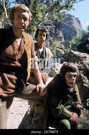 Ron Harper, James Naughton & Roddy Mcdowall Televisione: Planet of the Apes (1974) personaggi: Alan Virdon, Pete Burke, Galen 13 ottobre 1974 **AVVERTENZA** questa fotografia è solo per uso editoriale ed è copyright della TELEVISIONE 20th CENTURY FOX e/o del fotografo assegnato dalla Film o dalla Società di produzione e può essere riprodotta solo da pubblicazioni in concomitanza con la promozione del film di cui sopra. È richiesto un credito obbligatorio per LA TELEVISIONE 20th CENTURY FOX. Il fotografo deve essere accreditato anche quando è noto. Nessun uso commerciale può essere concesso senza l'autorizzazione scritta della Fil Foto Stock