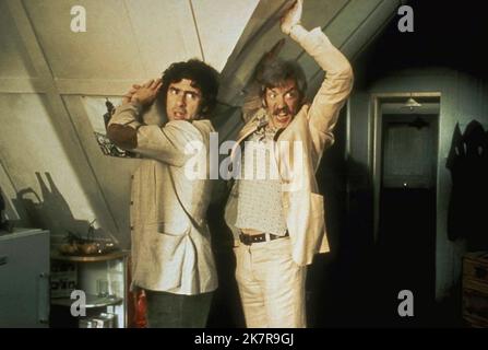 Elliott Gould & Donald Sutherland Film S*P*Y*S; Spys (1975) personaggi: Griff & Bruland regista: Irvin Kershner 28 giugno 1974 **ATTENZIONE** questa fotografia è ad uso esclusivamente editoriale ed è copyright della 20 CENTURY FOX e/o del fotografo assegnato dalla Film o Production Company e può essere riprodotta solo da pubblicazioni in concomitanza con la promozione del suddetto Film. È richiesto un credito obbligatorio a 20 CENTURY FOX. Il fotografo deve essere accreditato anche se conosciuto. Nessun uso commerciale può essere concesso senza l'autorizzazione scritta di The Film Company. Foto Stock