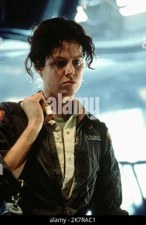 Sigourney Weaver Film: Alien (USA/UK 1979) personaggi: Ripley regista: Ridley Scott 25 maggio 1979 **AVVISO** questa foto è solo per uso editoriale ed è il copyright di 20th CENTURY FOX e/o il fotografo assegnato dalla Film o dalla Production Company e può essere riprodotto solo da pubblicazioni in concomitanza con la promozione del suddetto Film. È richiesto un credito obbligatorio per 20th CENTURY FOX. Il fotografo deve essere accreditato anche quando è noto. Nessun uso commerciale può essere concesso senza l'autorizzazione scritta della Film Company. Foto Stock