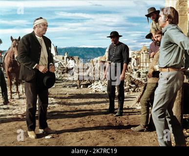 Burt Lancaster & Jon Cypher Film: Valdez sta arrivando (1971) personaggi: VALDEZ, FRANK TANNER regista: Edwin Sherin 09 aprile 1971 **AVVERTENZA** questa fotografia è solo per uso editoriale ed è copyright di UNITED ARTISTS e/o del fotografo assegnato dalla Film o dalla Production Company e può essere riprodotta solo da pubblicazioni in concomitanza con la promozione del film di cui sopra. È richiesto un credito obbligatorio per GLI ARTISTI UNITI. Il fotografo deve essere accreditato anche quando è noto. Nessun uso commerciale può essere concesso senza autorizzazione scritta da parte della Film Company. Foto Stock