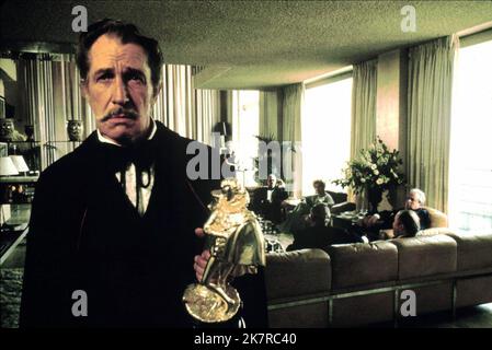 Vincent Price Film: Theatre of Blood; Theater of Blood (UK 1973) personaggi: EDWARD LIONHEART / sulla base di opere di Shakespeare (non accreditato) regista: Douglas Hickox 16 marzo 1973 **AVVERTENZA** questa fotografia è solo per uso editoriale ed è copyright di CINEMAN PRODUCTIONS e/o del fotografo assegnato dalla Film o Production Company e può essere riprodotta solo da pubblicazioni in concomitanza con la promozione del film di cui sopra. È richiesto un credito obbligatorio per LE PRODUZIONI CINEMAN. Il fotografo deve essere accreditato anche quando è noto. Nessun uso commerciale può essere concesso senza una lettera A. Foto Stock