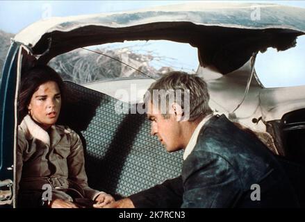 Ali Macgraw & Steve McQueen Film The Getaway (USA 1972) personaggi: Carol McCoy, Doc McCoy regista: Sam Peckinpah 13 dicembre 1972 **ATTENZIONE** questa fotografia è solo per uso editoriale ed è copyright della WARNER BROS. E/o il fotografo assegnato dalla Film o dalla Production Company e può essere riprodotto solo da pubblicazioni in concomitanza con la promozione del suddetto Film. Un credito obbligatorio alla WARNER BROS. è obbligatorio. Il fotografo deve essere accreditato anche se conosciuto. Nessun uso commerciale può essere concesso senza l'autorizzazione scritta di The Film Company. Foto Stock