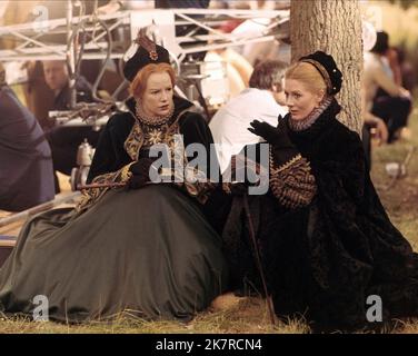 Glenda Jackson & Vanessa Redgrave Film Mary, Queen of Scots (1971) personaggi: Queen Elizabeth, Mary, Queen of Scots regista: Charles Jarrott 02 febbraio 1971 **ATTENZIONE** questa fotografia è ad uso esclusivamente editoriale ed è copyright della UNIVERSAL e/o del fotografo assegnato dalla Film or Production Company e può essere riprodotta solo da pubblicazioni in concomitanza con la promozione del suddetto Film. È richiesto un credito obbligatorio a UNIVERSAL. Il fotografo deve essere accreditato anche se conosciuto. Nessun uso commerciale può essere concesso senza l'autorizzazione scritta di The Film Company. Foto Stock