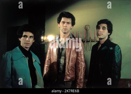 Paul Pape, Barry Miller & Joseph Cali Film: Saturday Night Fever (USA 1977) personaggi: Double J., Bobby C., Joey regista: John Badham 14 dicembre 1977 **AVVERTENZA** questa fotografia è solo per uso editoriale ed è copyright di PARAMOUNT e/o del fotografo assegnato dalla Film o dalla Production Company e può essere riprodotta solo da pubblicazioni in concomitanza con la promozione del film di cui sopra. È richiesto un credito obbligatorio a PARAMOUNT. Il fotografo deve essere accreditato anche quando è noto. Nessun uso commerciale può essere concesso senza autorizzazione scritta da parte della Film Company. Foto Stock