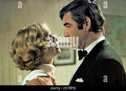 Susannah York & Michael Craig Film: Country Dance; Brotherly Love (UK/USA 1970) personaggi: Hilary Dow & Douglas Dow regista: J. Lee Thompson 22 aprile 1970 **AVVERTENZA** questa fotografia è solo per uso editoriale ed è copyright di MGM e/o del fotografo assegnato dalla Film o dalla Production Company e può essere riprodotta solo da pubblicazioni in concomitanza con la promozione del film di cui sopra. È richiesto un credito obbligatorio a MGM. Il fotografo deve essere accreditato anche quando è noto. Nessun uso commerciale può essere concesso senza autorizzazione scritta da parte della Film Company. Foto Stock