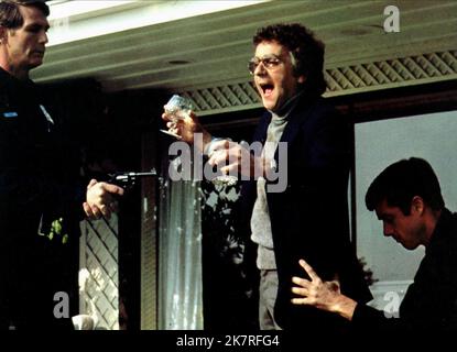 Dudley Moore Film 10; Ten (USA 1979) Characters: George Webber regista: Blake Edwards 05 ottobre 1979 **WARNING** questa fotografia è solo per uso editoriale ed è copyright di IMMAGINI ORION e/o del fotografo assegnato dalla Film o Production Company e può essere riprodotta solo da pubblicazioni in concomitanza con la promozione del suddetto Film. È richiesto un credito obbligatorio per LE FOTO ORION. Il fotografo deve essere accreditato anche se conosciuto. Nessun uso commerciale può essere concesso senza l'autorizzazione scritta di The Film Company. Foto Stock