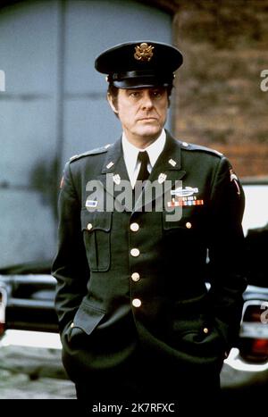 Robert Culp Film Inside Out; Hitler'S Gold; The Golden Heist (1973) Characters: Sly Wells regista: Peter Duffell 14 novembre 1975 **WARNING** questa fotografia è solo per uso editoriale ed è copyright DELLA WARNER BROS e/o del fotografo assegnato dalla Film or Production Company e può essere riprodotta solo da pubblicazioni in concomitanza con la promozione del suddetto Film. È richiesto un credito obbligatorio a WARNER BROS. Il fotografo deve essere accreditato anche se conosciuto. Nessun uso commerciale può essere concesso senza l'autorizzazione scritta di The Film Company. Foto Stock