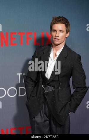 New York, NY, Stati Uniti. 18th Ott 2022. Eddie Redmayne agli arrivi per LA BUONA INFERMIERA Special Screening, The Paris Theater, New York, NY 18 ottobre 2022. Credit: Kristin Callahan/Everett Collection/Alamy Live News Foto Stock