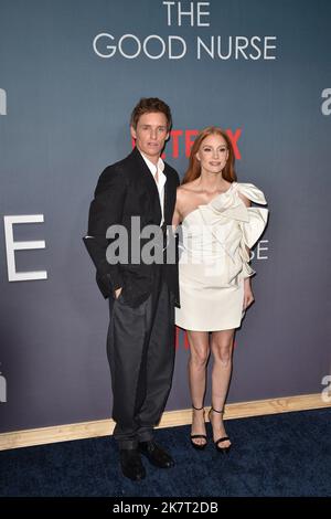 New York, NY, Stati Uniti. 18th Ott 2022. Jessica Chastain, Eddie Redmayne agli arrivi per IL GOOD NURSE Special Screening, The Paris Theater, New York, NY 18 ottobre 2022. Credit: Kristin Callahan/Everett Collection/Alamy Live News Foto Stock