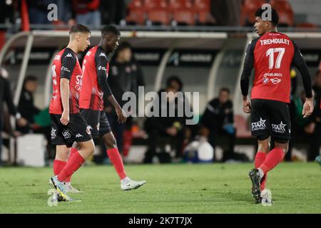 I giocatori di RFC Seraing si trovano sconsolati dopo una partita di calcio tra RFC Seraing e Cercle Brugge, martedì 18 ottobre 2022 a Seraing, il giorno 13 della prima divisione del campionato belga della 'Jupiler Pro League' del 2022-2023. FOTO DI BELGA BRUNO FAHY Foto Stock