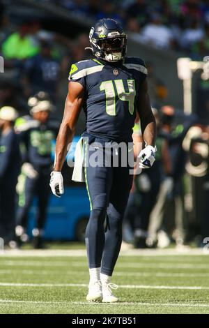 16 ottobre 2022: Ricevitore DK Metcalf (14) di Seattle Seahawks durante una partita di football della NFL a Seattle, WA. Sean Brown/CSM Foto Stock