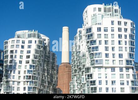 Pico House appartamento costruzione e camino di batteria centrale elettrica, nove Elms, Borough di Wandsworth, Greater London, Inghilterra, Regno Unito Foto Stock