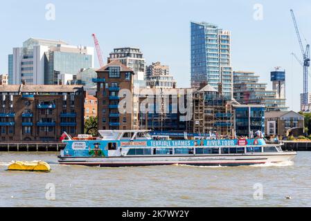 Storie orribili, Terrible Thames River Tour.Silver Sockeye costruito nel 1983 dalla Silver Fleet di Alan Woods, restaurato nel 2019 per le crociere sul Tamigi Foto Stock