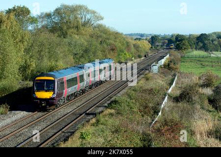 Treno diesel Crosscountry classe 170 a Lea Marston, Warwickshire, Inghilterra, Regno Unito Foto Stock