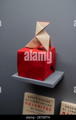 Museo Emoz dell'arte dell'origami, con mostre speciali e laboratori pratici per bambini e adulti, Saragozza, Spagna Foto Stock