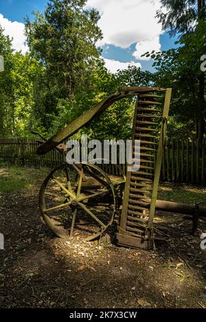 Vecchio macchinario agricolo, Walsrode, Germania Foto Stock